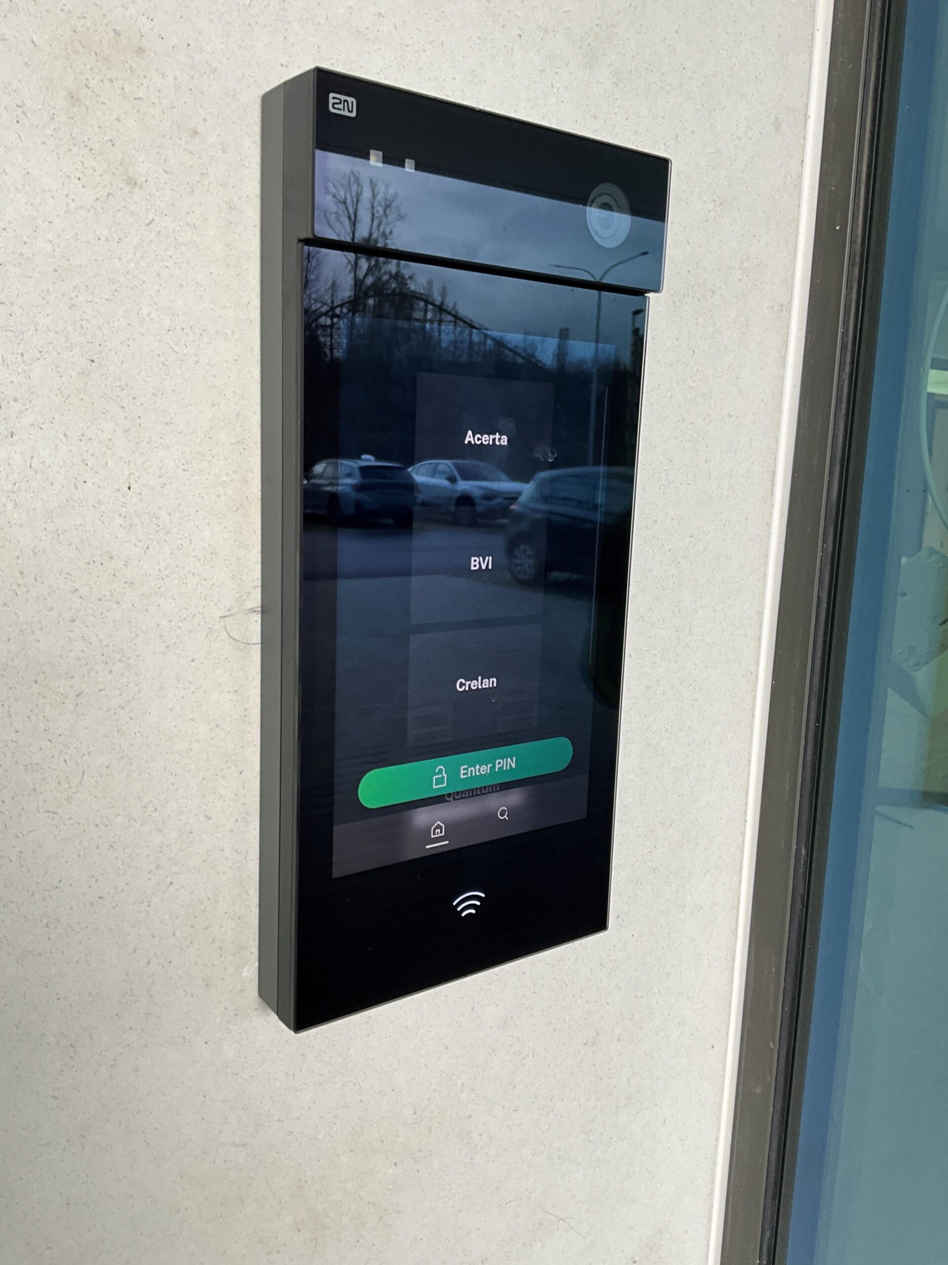 Vidéophone tactile avec contrôle d’accès par code et lecteur sans contact